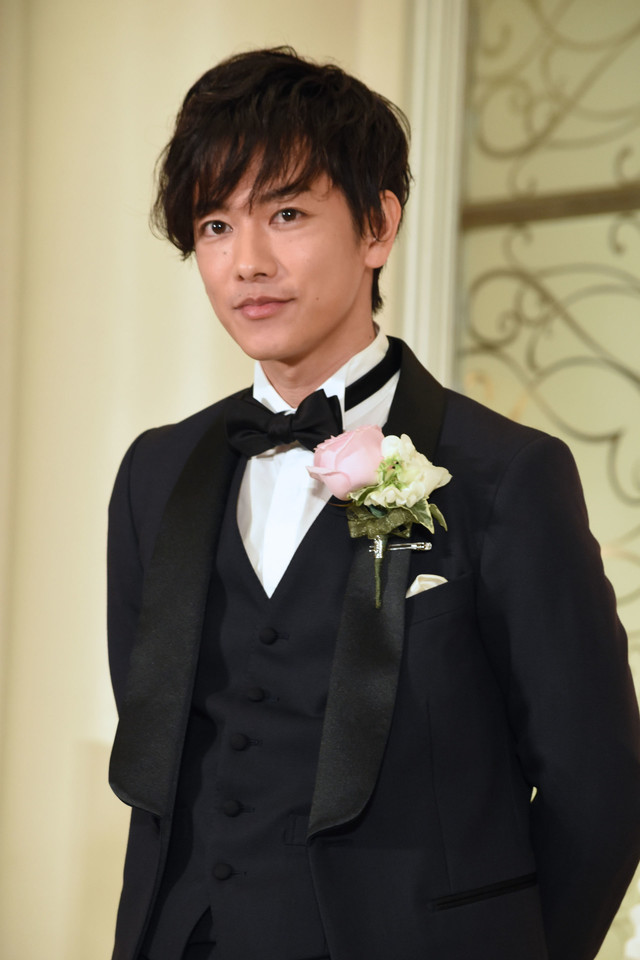 Satoh Takeru promoting The Eight Year Engagement